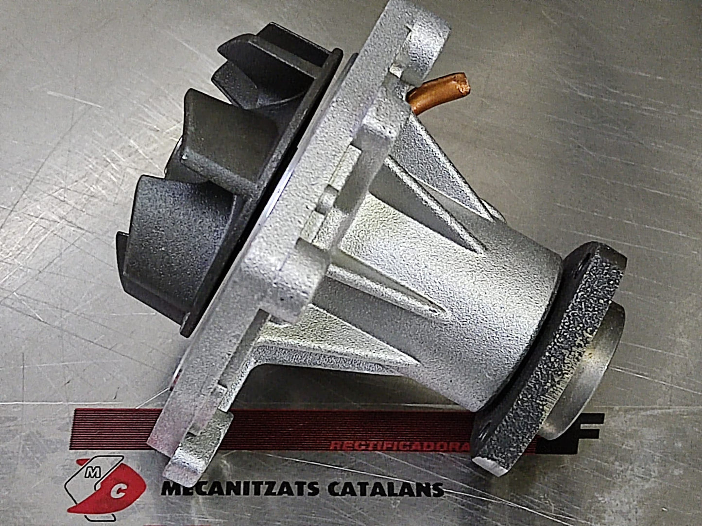 BOMBA DE AGUA MOTORES VM 2.5TD - 3.1TD JEEP OPEL LAND ROVER TOYOTA