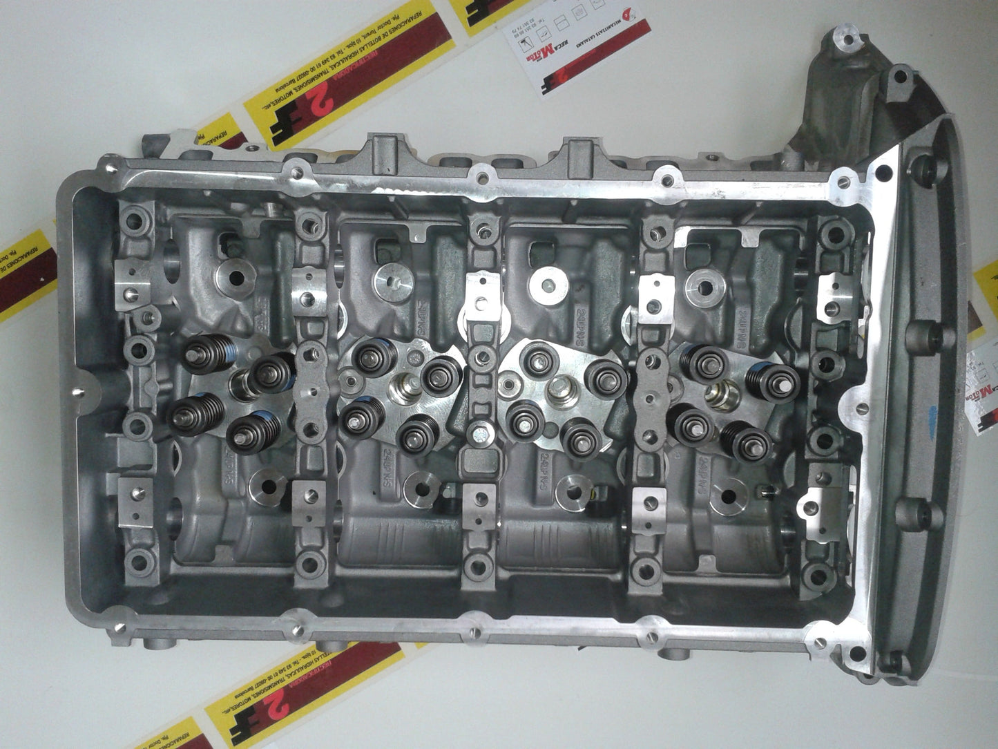 CULATA FORD 2.4 cc - LAND ROVER ( valvulas y muelles )