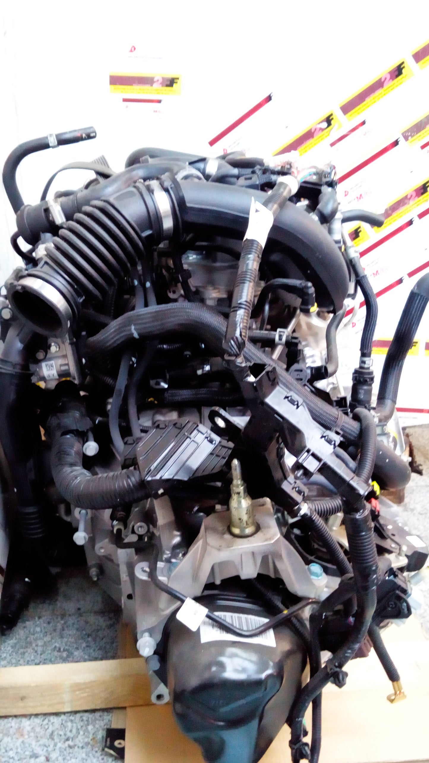 Motor nuevo Nissan Renault H4B ( 3 CILINDROS 900 cc )
